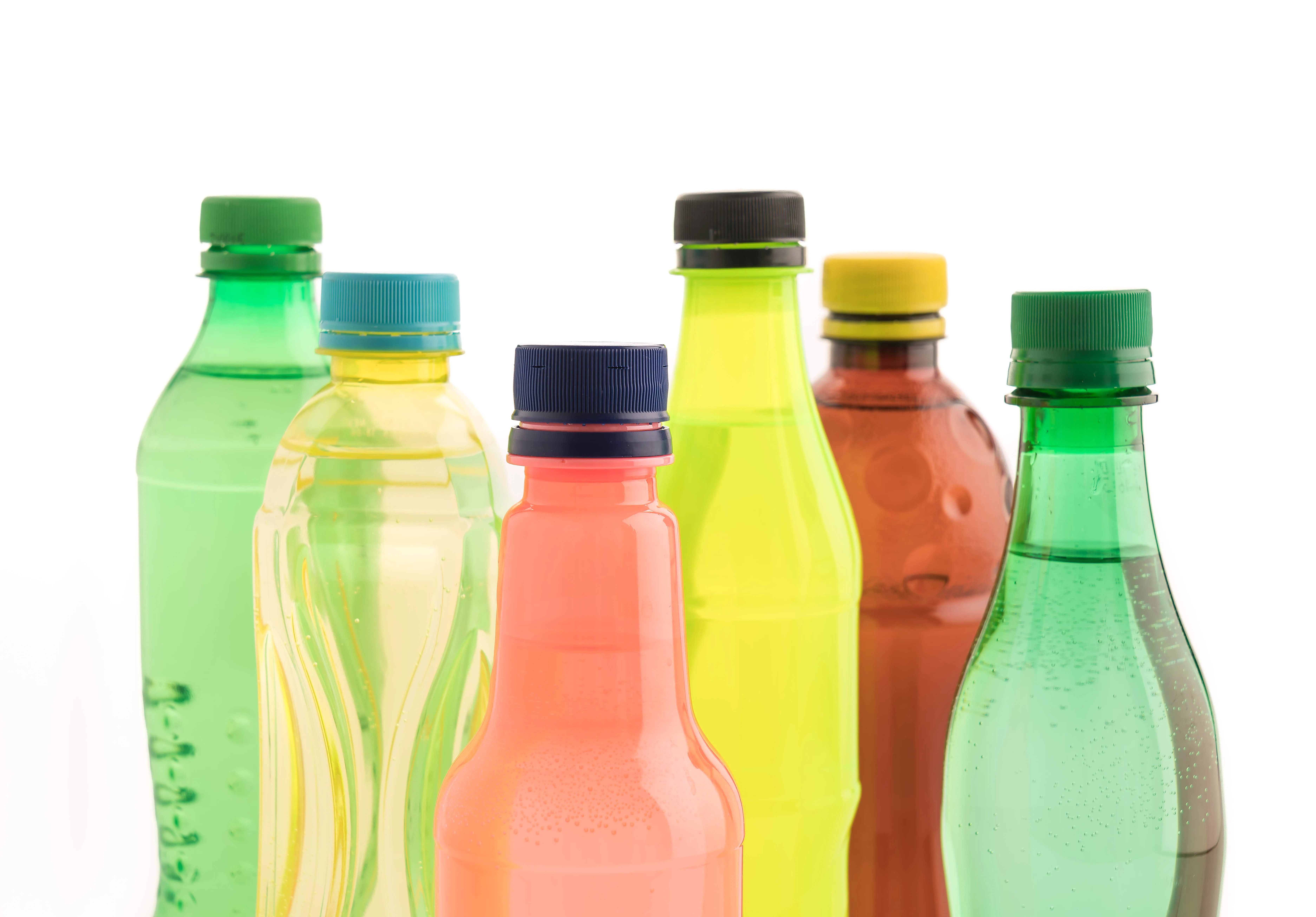 Botellas con bebida